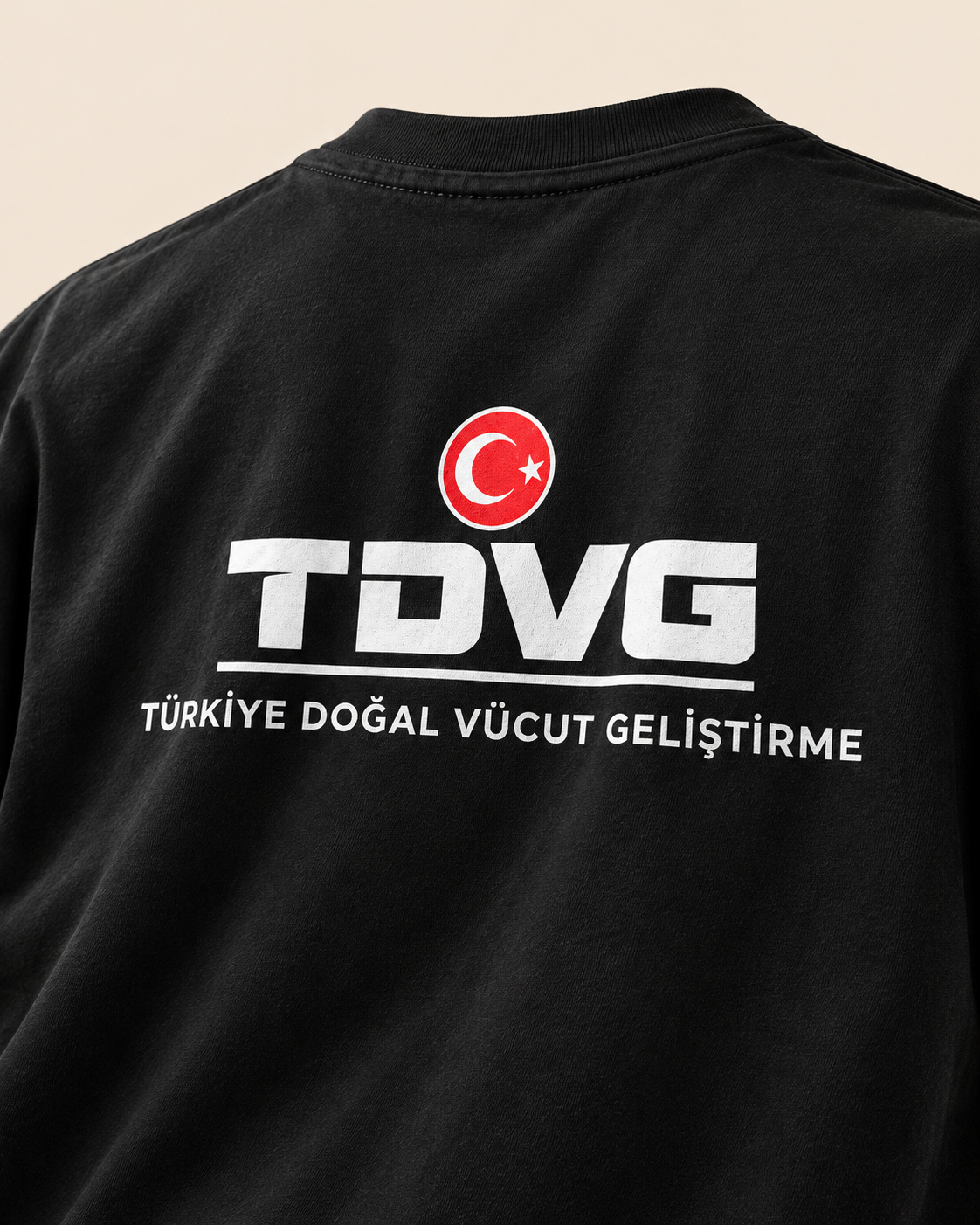 DOĞAL. 002 — bayraklı TDVG sırt baskısı stüdyo yakın plan