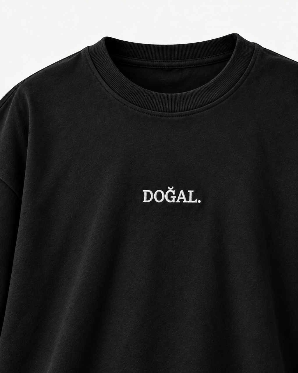DOĞAL. Seher Oversize Tişört — beyaz DOĞAL. nakış detayı
